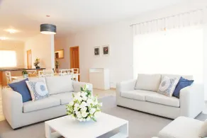 Modern Apartment with Condominium Pool - Image 2