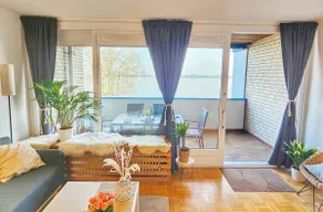 Sunrise apartment with lake view - Image 4