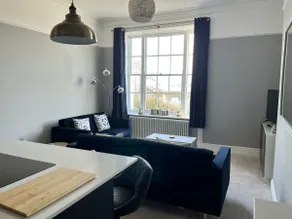 Exmouth 2 Bedroomed Seaview Apartment stones throw from the beach or town! - Image 4