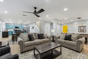 Beautiful Large House W/Pool! - Image 3