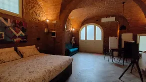 Under the vaults - Image 2