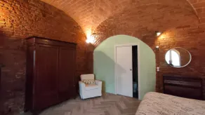 Under the vaults - Image 5