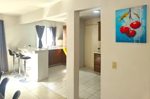 Lovely 3 Bedroom Apt w/King Bed + Free Parking - Image 5