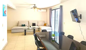 Lovely 3 Bedroom Apt w/King Bed + Free Parking - Image 3