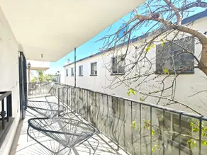 Lovely 3 Bedroom Apt w/King Bed + Free Parking - Image 4