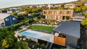 Lumiere-Stunning Coastal Retreat - Image 5
