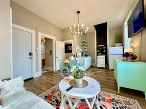 1 Block To River- Walk To Capitol & Downtown! - Image 4
