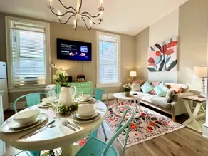 1 Block To River- Walk To Capitol & Downtown! - Image 2