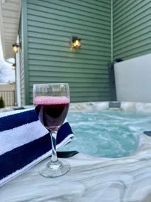 Charming Newly Renovated House | HOT TUB - Image 4