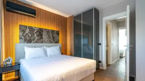 Deluxe Two-Bedroom Apartment - Image 2