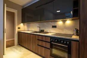 Deluxe Two-Bedroom Apartment - Image 5