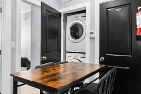 The Capitol Suite + 2Bed Condo+Private Parking - Image 2