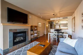 Cozy condo close to lake & town - Image 3