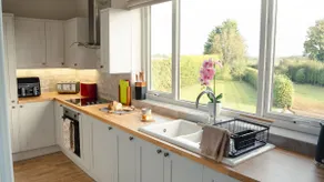 Newly Refurbished 3 bed House - Image 5