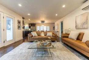 Huntley Hills Cottage - Image 2