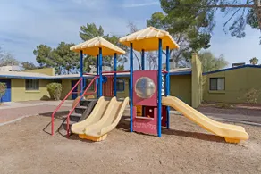2 Miles to UofA | Pool & spa in Gated Community - Image 4