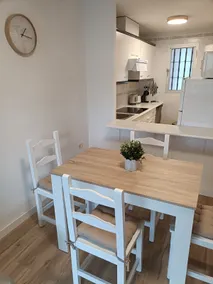 Voll ausgestattete charmante Ferienwohnung mit Terrasse, Pool und Grill | Meerblick | Haustiere erlaubt - Image 5