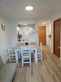 Voll ausgestattete charmante Ferienwohnung mit Terrasse, Pool und Grill | Meerblick | Haustiere erlaubt - Image 2