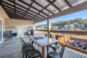 Buffalo Ridge - Hot Tub & Walk to Downtown - Image 3
