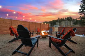 Buffalo Ridge - Hot Tub & Walk to Downtown - Image 2