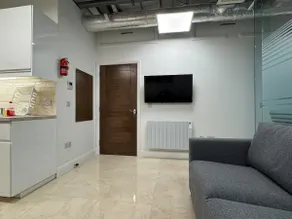Carmans Rooms - Guinness Suite - Image 3