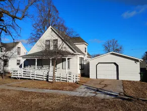 The Charming 4BR Craftsman in Emery - Image 2