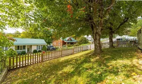 Easy Walk to Downtown WJ - 2 Homes - 4 Beds/2 BAs - Image 4