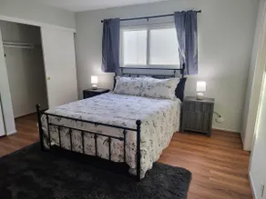 Parking,2bd,2bth,WIFI,Smart TVs,Walk to Food, Fun - Image 4