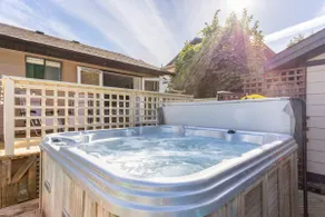 Fun Comfy house with Pool and Hotub - Image 2