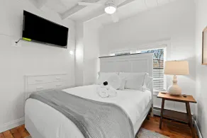 Cozy Clean Lakefront | Downtown Orion | Renovated - Image 4