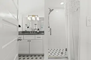 Cozy Clean Lakefront | Downtown Orion | Renovated - Image 5