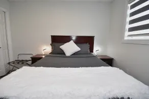 3bdrm Newly Renovated Upper Suite - Image 3