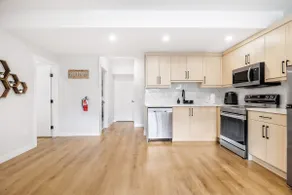 2 Bedroom: Family Getaway: Near Banff & Airpor - Image 4