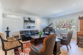 Executive Home in Bowring Park - Image 2