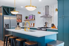 Stylish & Lux Stay | Walk to Top Eats, Bars & UT - Image 3