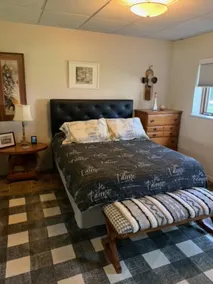 Home Away From Home/Peaceful/Private Deck/Parking - Image 3