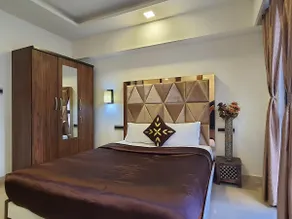 Charming 1BHK 5 mins to BKC + Parking + TV + Wi-Fi - Image 3