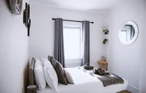 Coastal Gateway, FREE car park,3 bedrooms, 5 beds. - Image 2