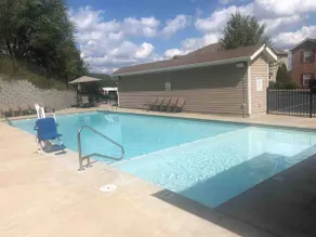 A Branson Home Away from Home! No Stairs! Sleeps 8 - Image 3