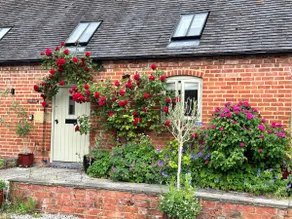The Annexe at Kington Grange - Image 2