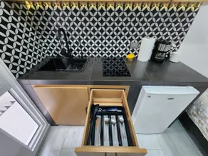 Studio 102 Upper Floor - Image 2