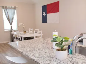 Serene, Spacious, Comfy - Image 3
