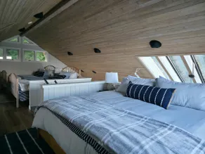 Beachfront cabin, dock, water views - Image 2