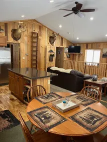 Bearly Behaving Big Buck Lodge - Image 4