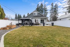 Comfortable Family Stay with Patio & Fire Pit - Image 2