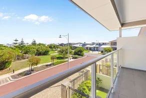 Coastal Retreat in Burns Beach - Image 4