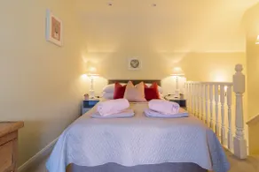 Charming 1BR Cottage | Central Quorn - Image 4