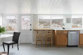 Lakefront Bungalow - Image 2