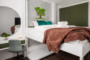 Kronsmart Apartment: Cozy Fireplace & Free Parking - Image 2
