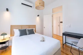 Sunny Lisbon Apartments by Soulplaces - Image 4